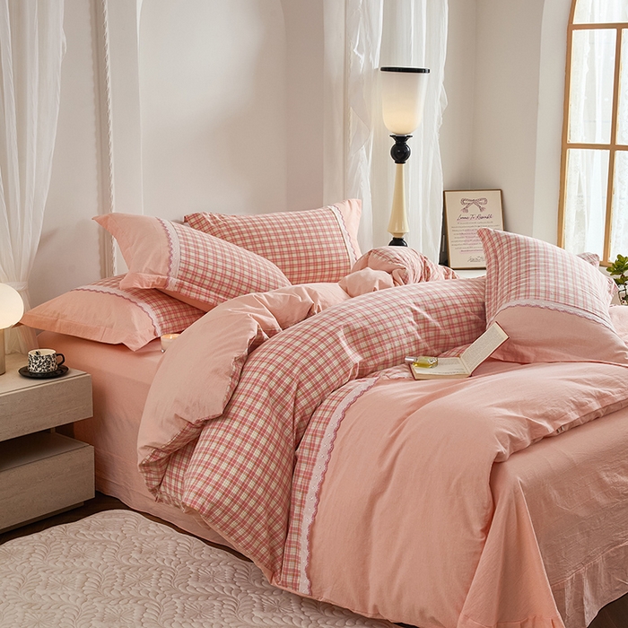 91家纺网 家纺一手货源 找家纺 喜四方 2026新款100%全棉纯棉色织水洗棉花边工艺款四件套-系列一 遇见-粉