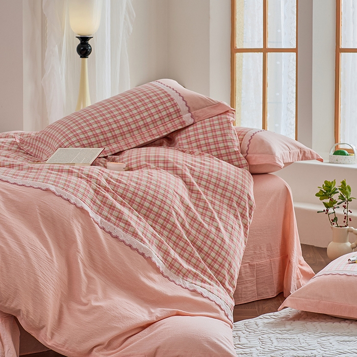 91家纺网 家纺一手货源 找家纺 喜四方 2026新款100%全棉纯棉色织水洗棉花边工艺款四件套-系列一 遇见-粉