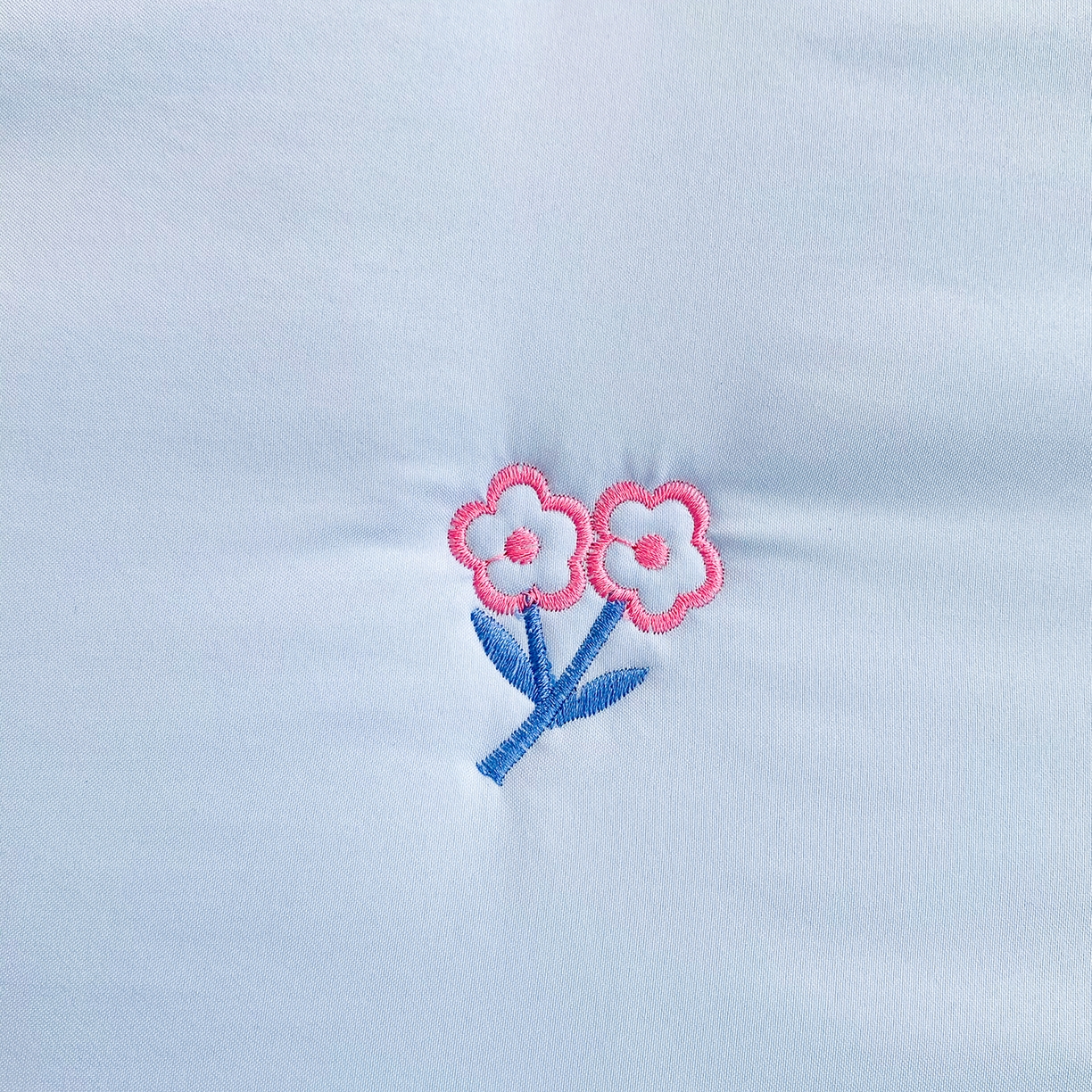 91家纺网 家纺一手货源 找家纺 尊康家纺（原磊科） 2026新款奶昔棉抗菌夹棉床裙款床笠-花语系列 花语-天空蓝