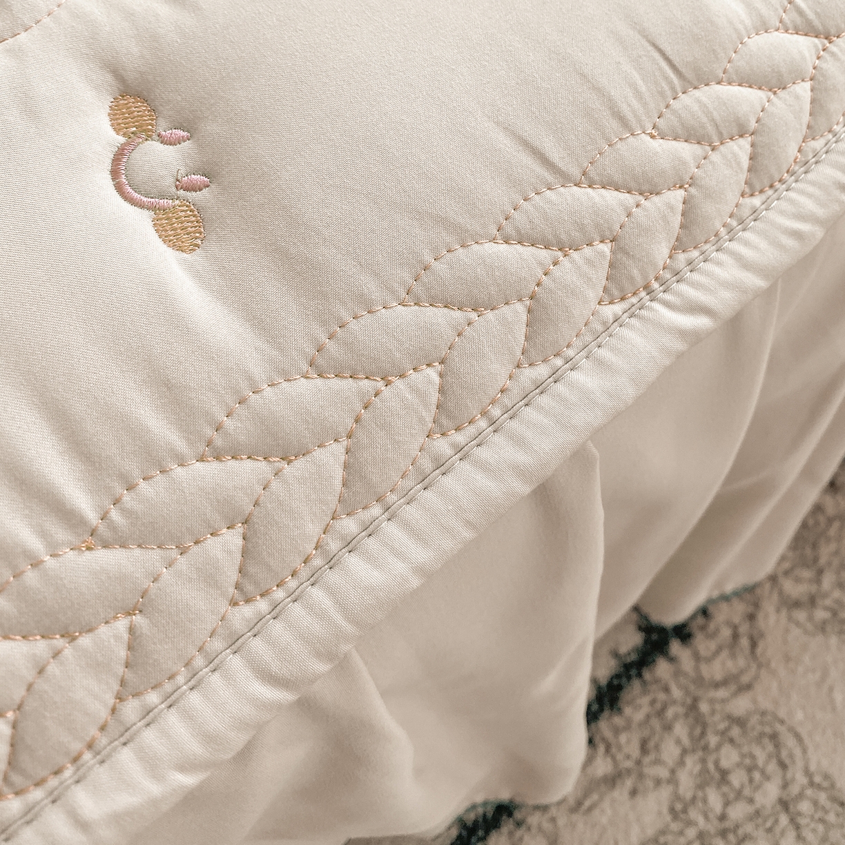 91家纺网 家纺一手货源 找家纺 尊康家纺（原磊科） 2026新款奶昔棉抗菌夹棉床裙款床笠-云尚系列 云尚-香槟