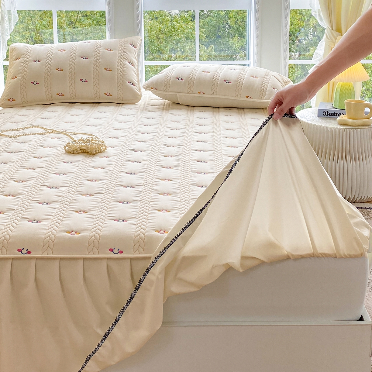 91家纺网 家纺一手货源 找家纺 尊康家纺（原磊科） 2026新款奶昔棉抗菌夹棉床裙款床笠-云尚系列 云尚-香槟