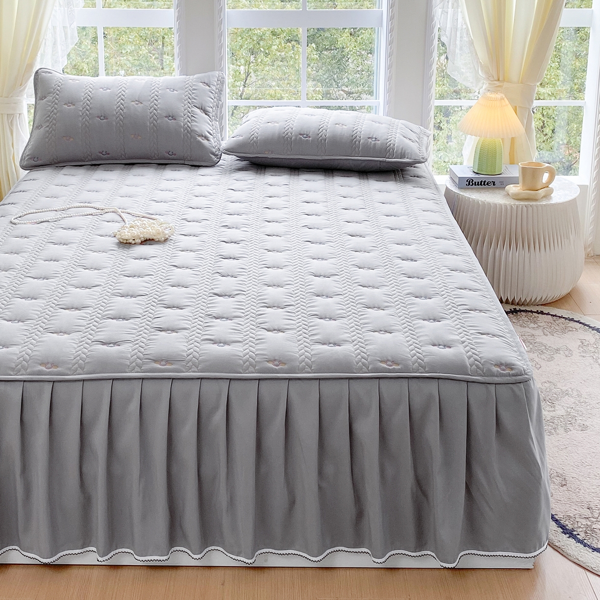 91家纺网 家纺一手货源 找家纺 尊康家纺（原磊科） 2026新款奶昔棉抗菌夹棉床裙款床笠-云尚系列 云尚-绅士灰