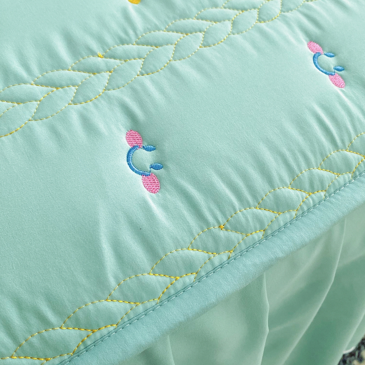 91家纺网 家纺一手货源 找家纺 尊康家纺（原磊科） 2026新款奶昔棉抗菌夹棉床裙款床笠-云尚系列 云尚-薄荷绿