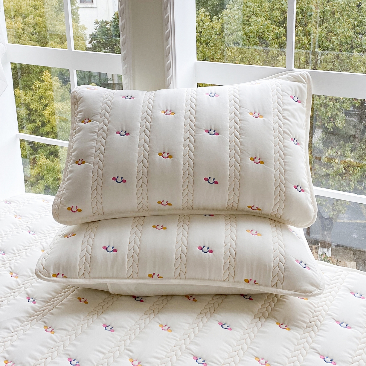 91家纺网 家纺一手货源 找家纺 尊康家纺（原磊科） 2026新款奶昔棉抗菌夹棉床裙款床笠-云尚系列 云尚-米白