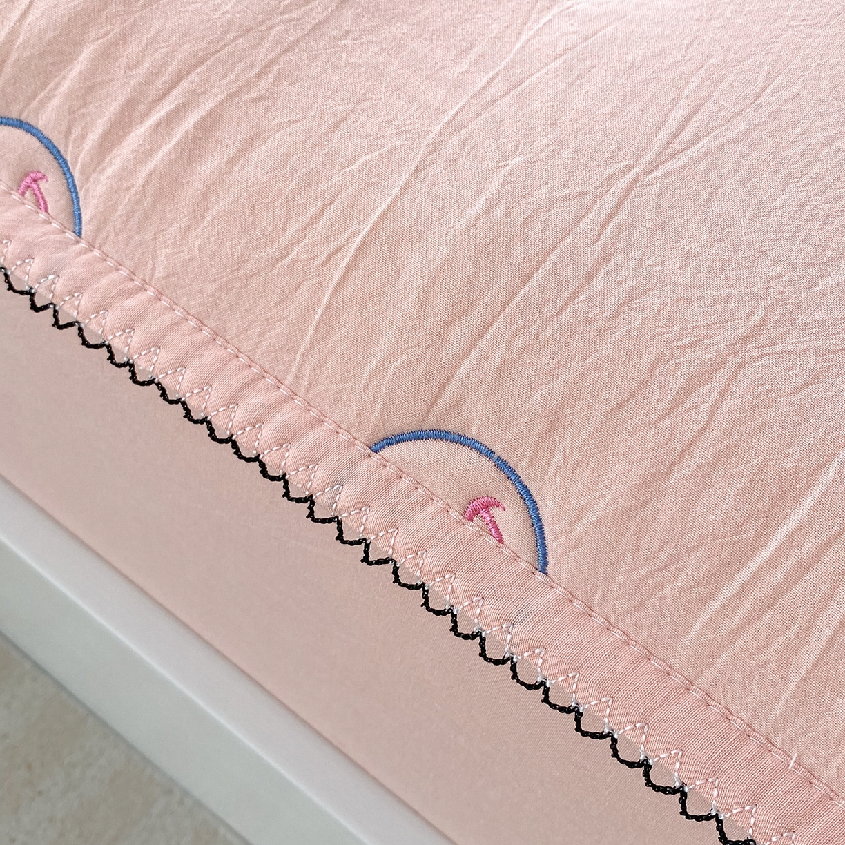 91家纺网 家纺一手货源 找家纺 尊康家纺（原磊科） 2026新款全棉水洗棉色织大豆棉床笠-艾薇儿系列 艾薇儿-粉玉