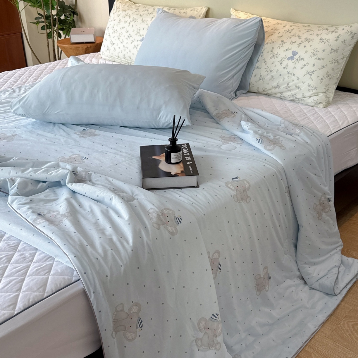 91家纺网 家纺一手货源 找家纺 兜米家居 2026春夏新款A类冰激凌凉感夏被被子被芯 波点小象