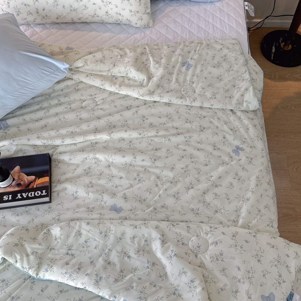 91家纺网 家纺一手货源 找家纺 兜米家居 2026春夏新款A类冰激凌凉感夏被被子被芯 春意盎然