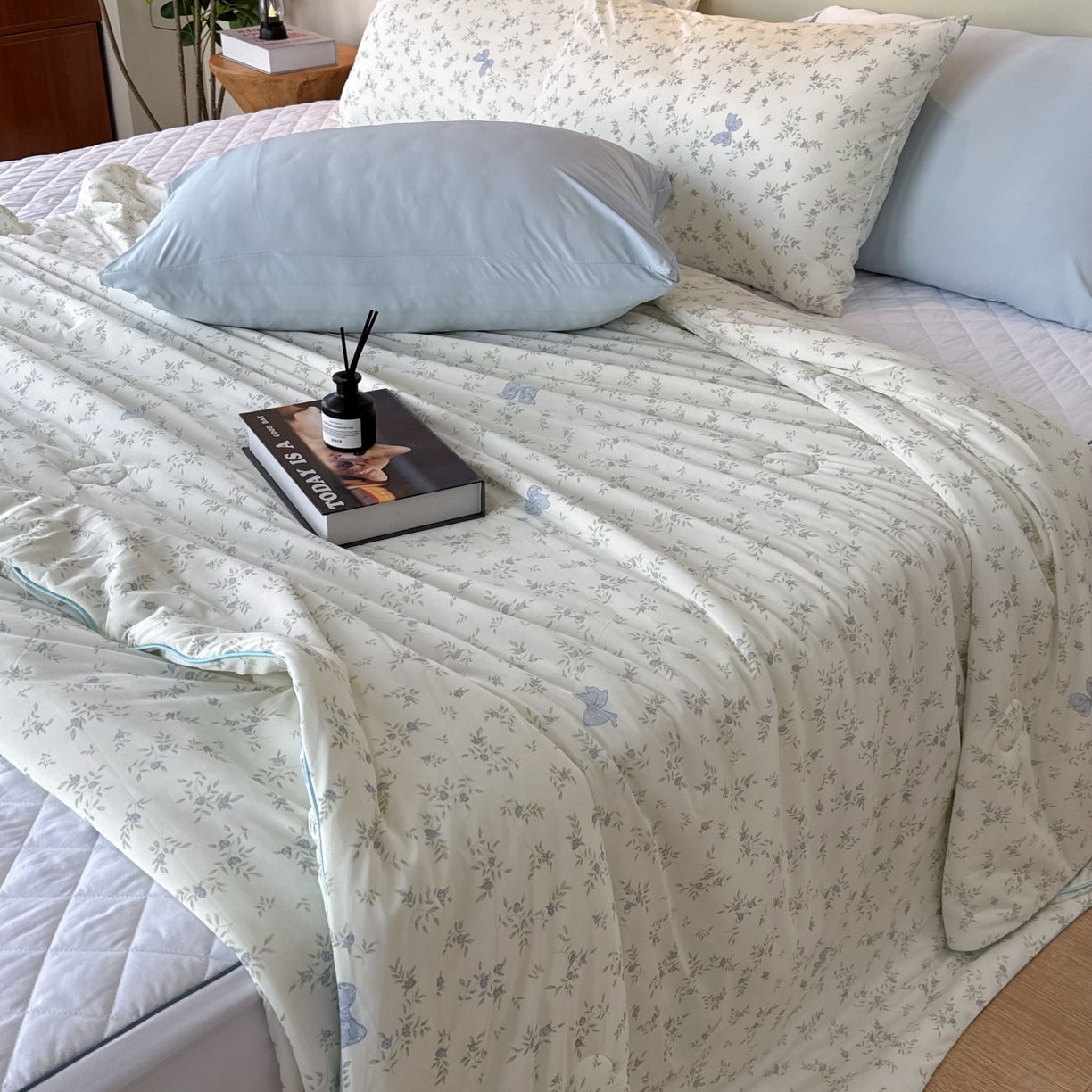 91家纺网 家纺一手货源 找家纺 兜米家居 2026春夏新款A类冰激凌凉感夏被被子被芯 春意盎然