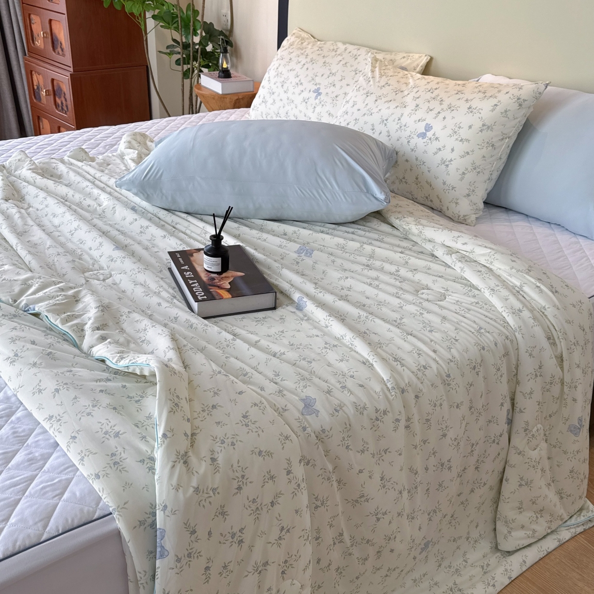 91家纺网 家纺一手货源 找家纺 兜米家居 2026春夏新款A类冰激凌凉感夏被被子被芯 春意盎然