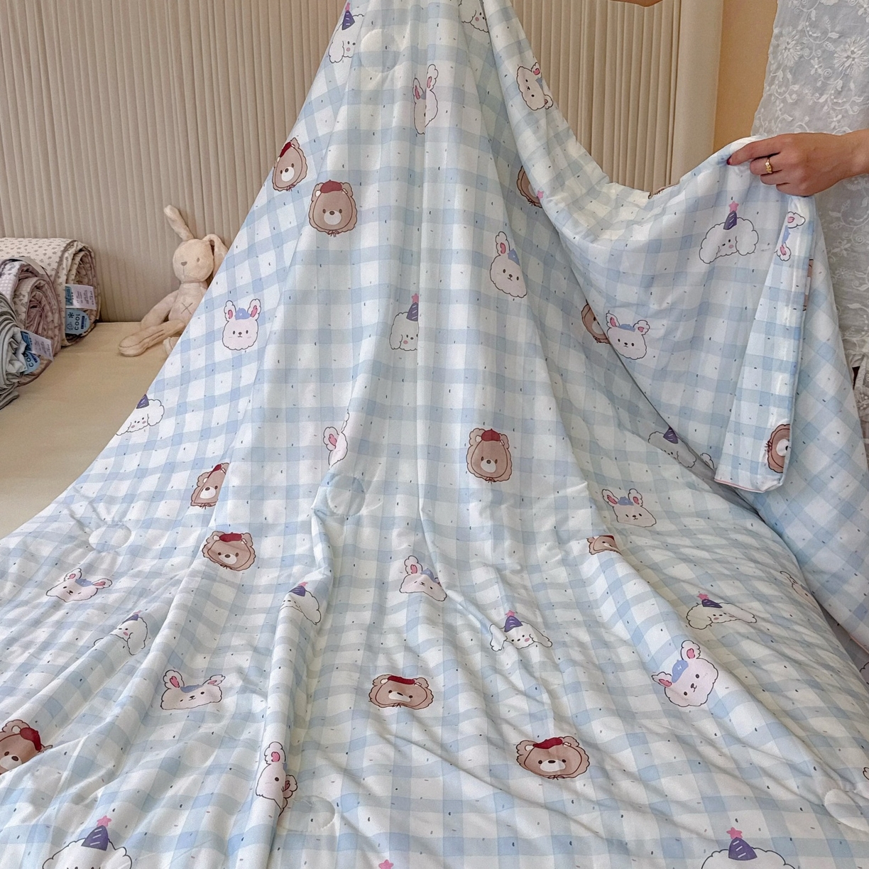 91家纺网 家纺一手货源 找家纺 兜米家居 2026春夏新款A类冰激凌凉感夏被被子被芯 格格兔