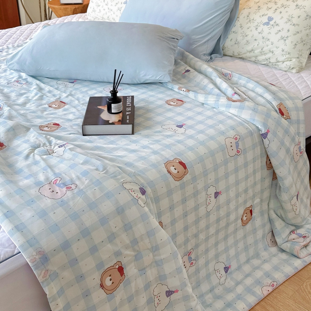 91家纺网 家纺一手货源 找家纺 兜米家居 2026春夏新款A类冰激凌凉感夏被被子被芯 格格兔