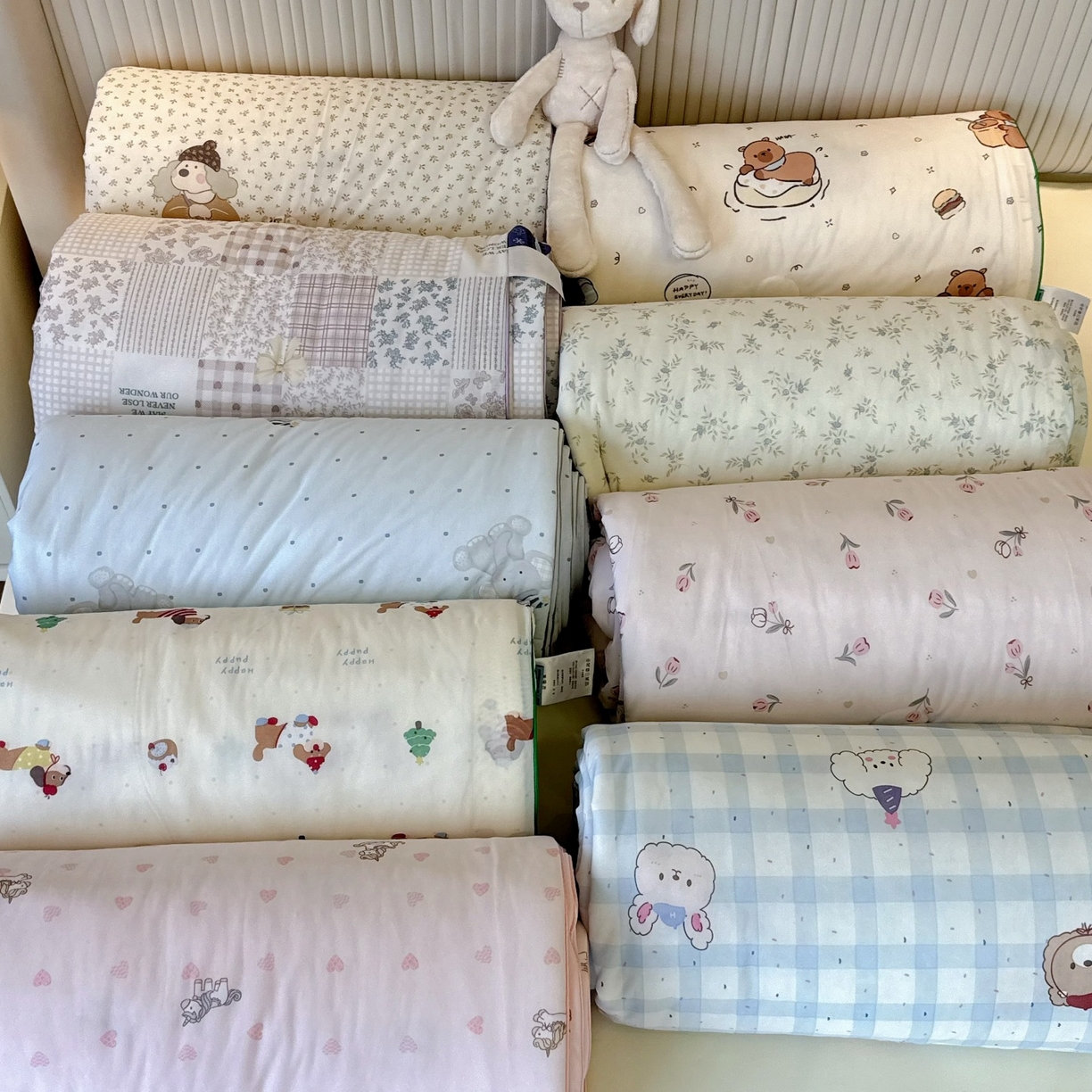 91家纺网 家纺一手货源 找家纺 兜米家居 2026春夏新款A类冰激凌凉感夏被被子被芯 花叶狗狗