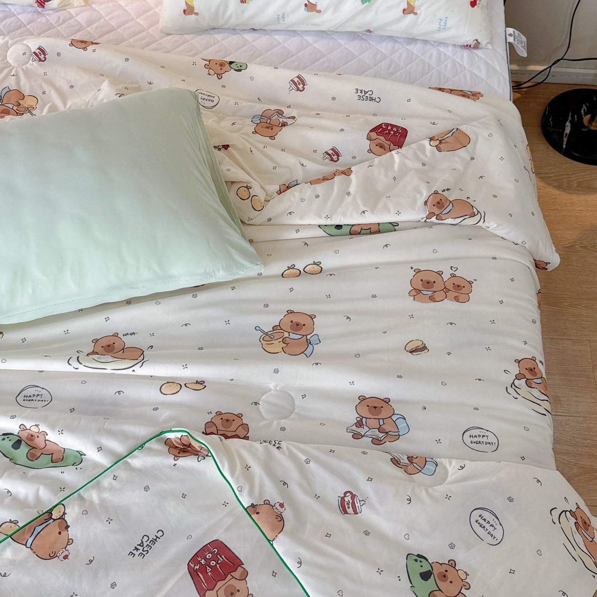 91家纺网 家纺一手货源 找家纺 兜米家居 2026春夏新款A类冰激凌凉感夏被被子被芯 卡皮巴啦