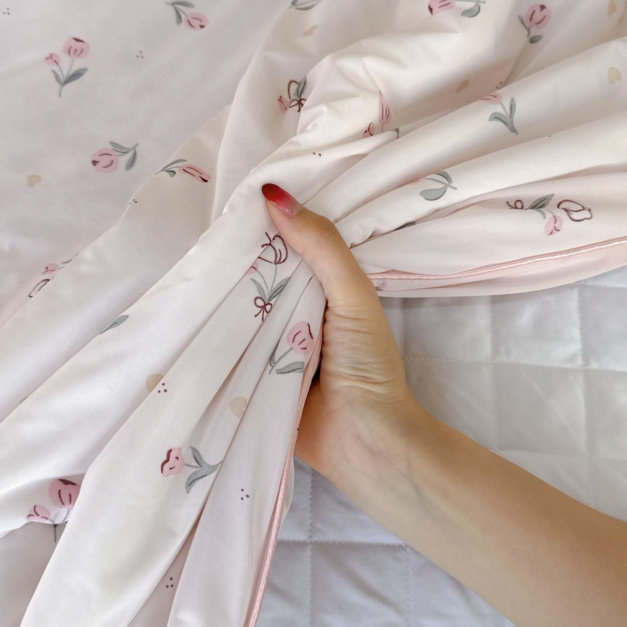 91家纺网 家纺一手货源 找家纺 兜米家居 2026春夏新款A类冰激凌凉感夏被被子被芯 郁金香