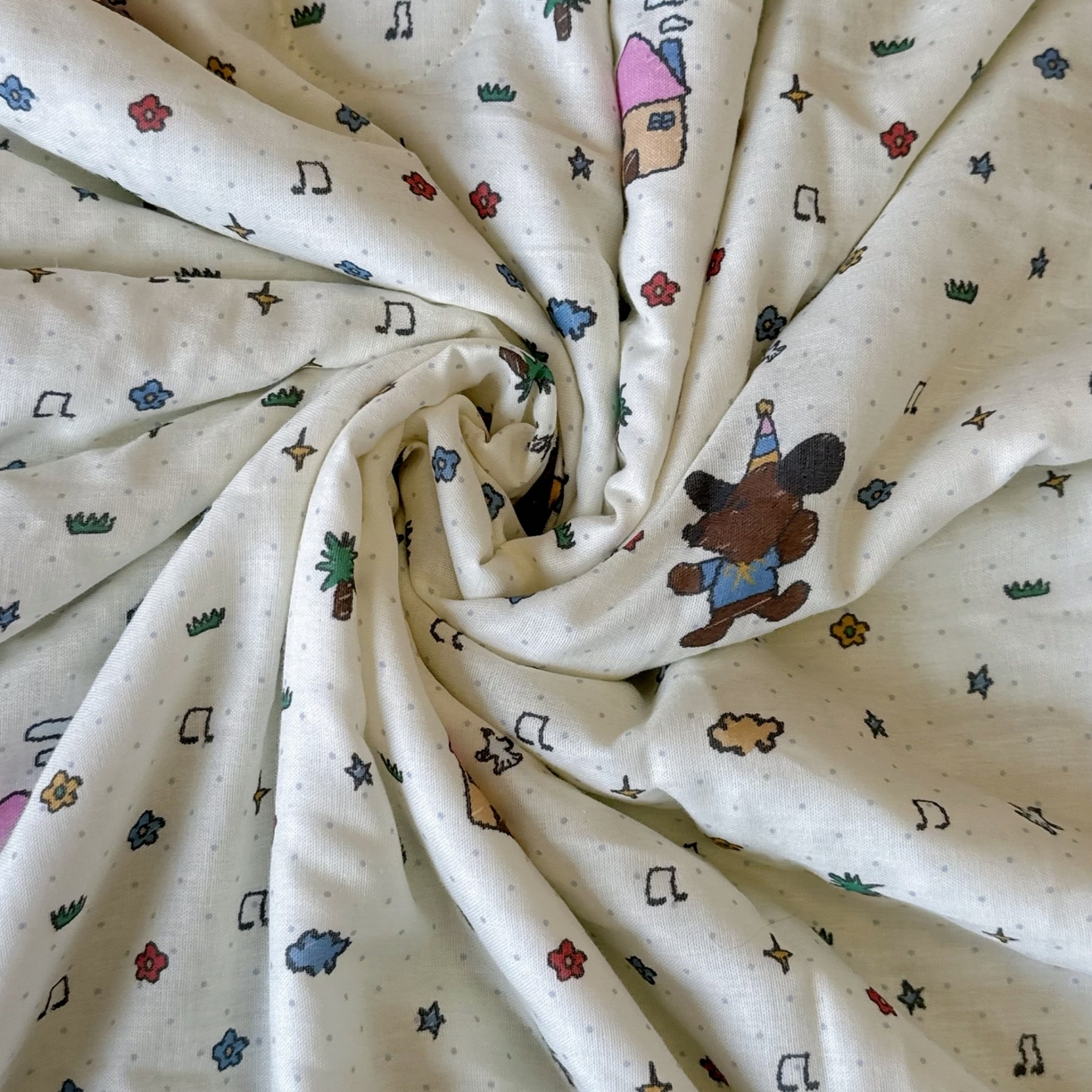 91家纺网 家纺一手货源 找家纺 兜米家居 2026春夏新款小红书热销款有氧全棉纯棉双层纱双感冰纱被夏凉被被子被芯 音乐小狗