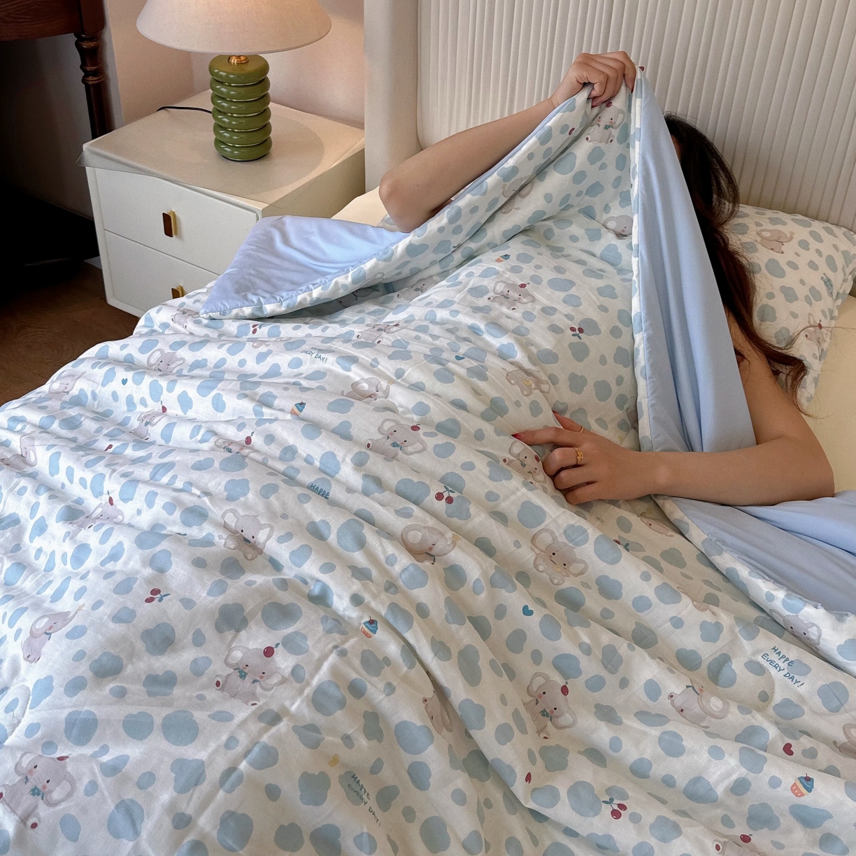 91家纺网 家纺一手货源 找家纺 兜米家居 2026春夏新款小红书热销款有氧全棉纯棉双层纱双感冰纱被夏凉被被子被芯 斑点象