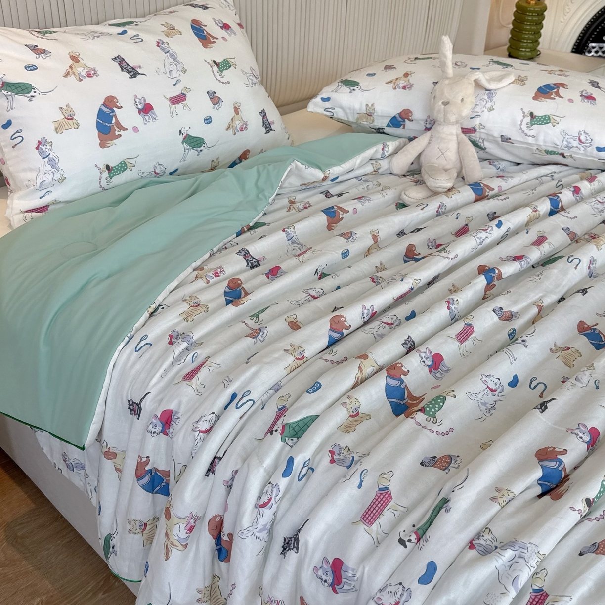 91家纺网 家纺一手货源 找家纺 兜米家居 2026春夏新款小红书热销款有氧全棉纯棉双层纱双感冰纱被夏凉被被子被芯 可爱萌犬