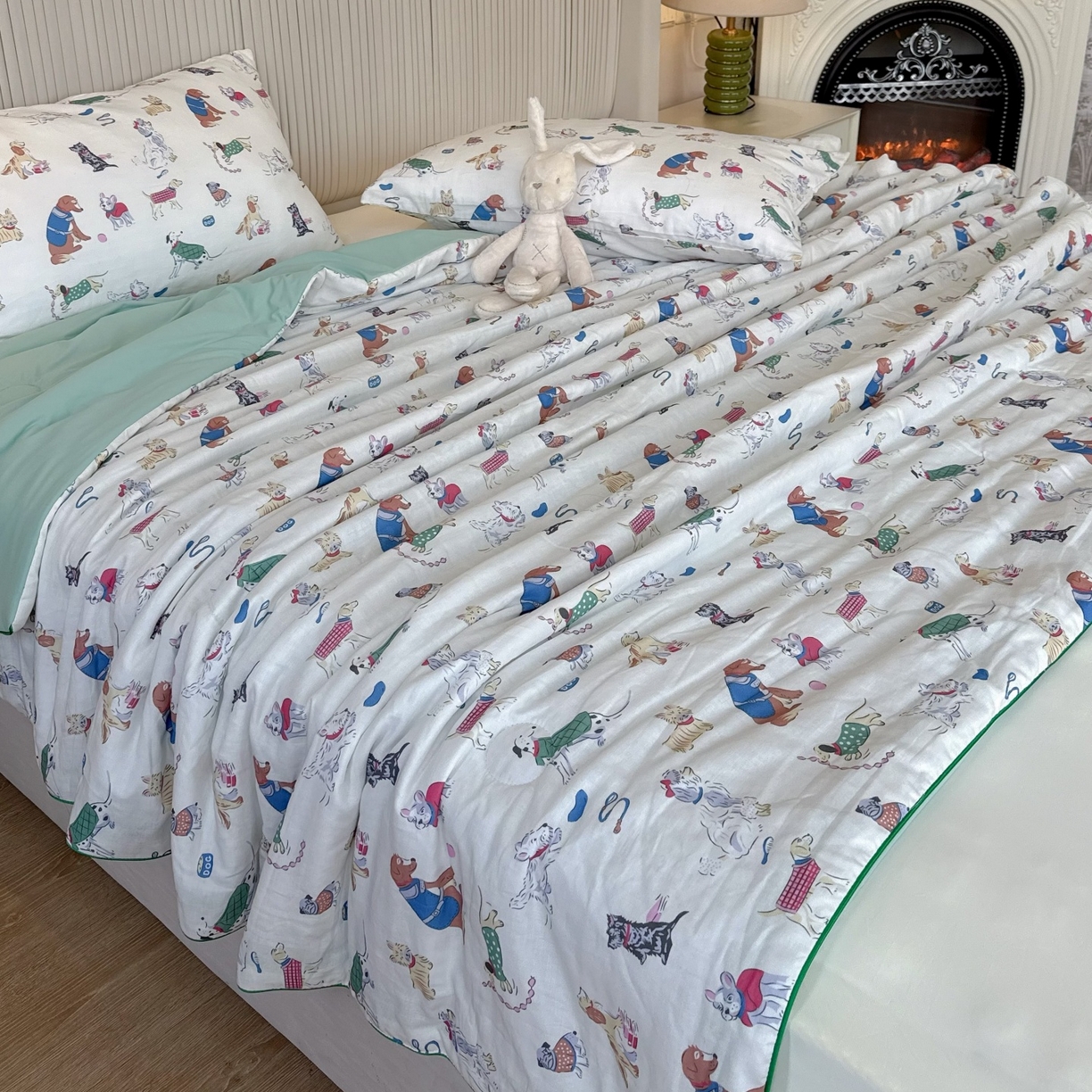 91家纺网 家纺一手货源 找家纺 兜米家居 2026春夏新款小红书热销款有氧全棉纯棉双层纱双感冰纱被夏凉被被子被芯 可爱萌犬