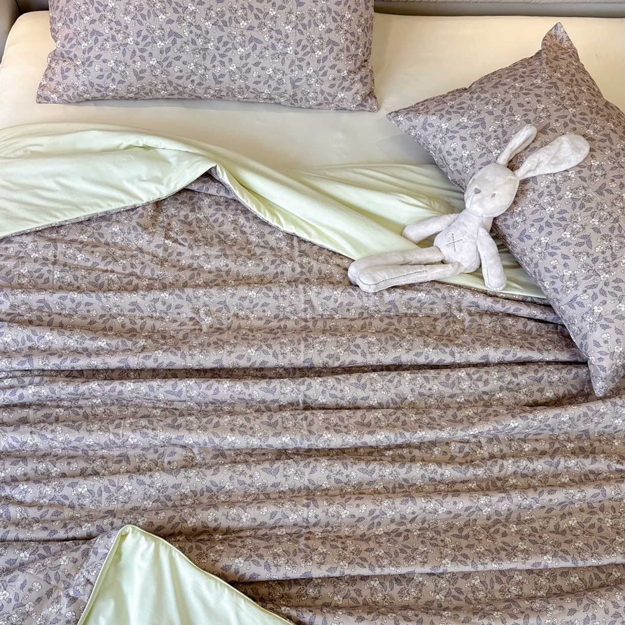 91家纺网 家纺一手货源 找家纺 兜米家居 2026春夏新款小红书热销款有氧全棉纯棉双层纱双感冰纱被夏凉被被子被芯 素雅