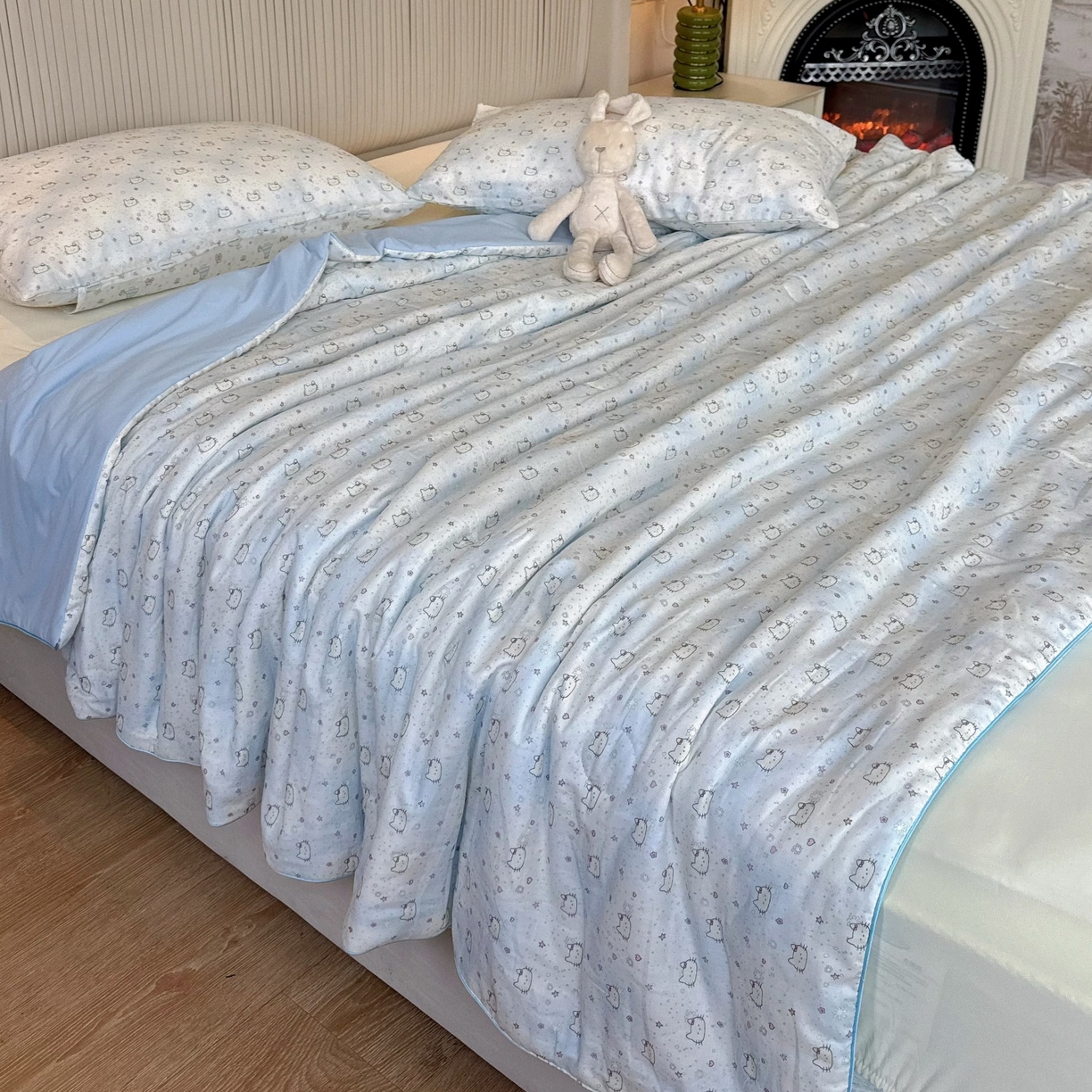 91家纺网 家纺一手货源 找家纺 兜米家居 2026春夏新款小红书热销款有氧全棉纯棉双层纱双感冰纱被夏凉被被子被芯 星点KT