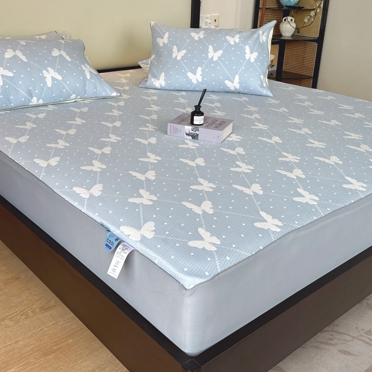 91家纺网 家纺一手货源 找家纺 兜米家居 2026春夏新款韩国冷感科技PE软凉席垫三件套【床笠款】 床笠款～蝴蝶点点