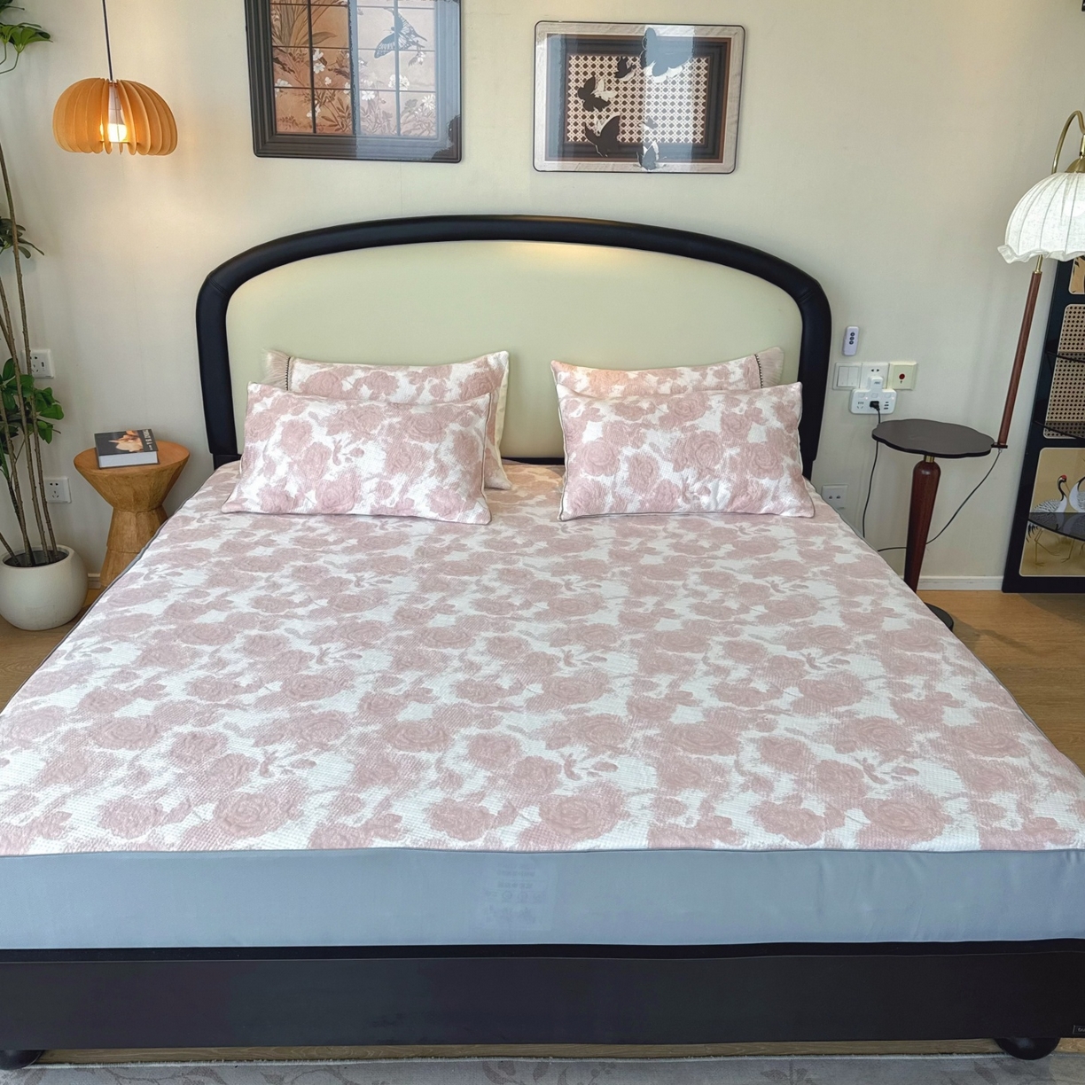 91家纺网 家纺一手货源 找家纺 兜米家居 2026春夏新款韩国冷感科技PE软凉席垫三件套【床笠款】 床笠款～玫瑰粉