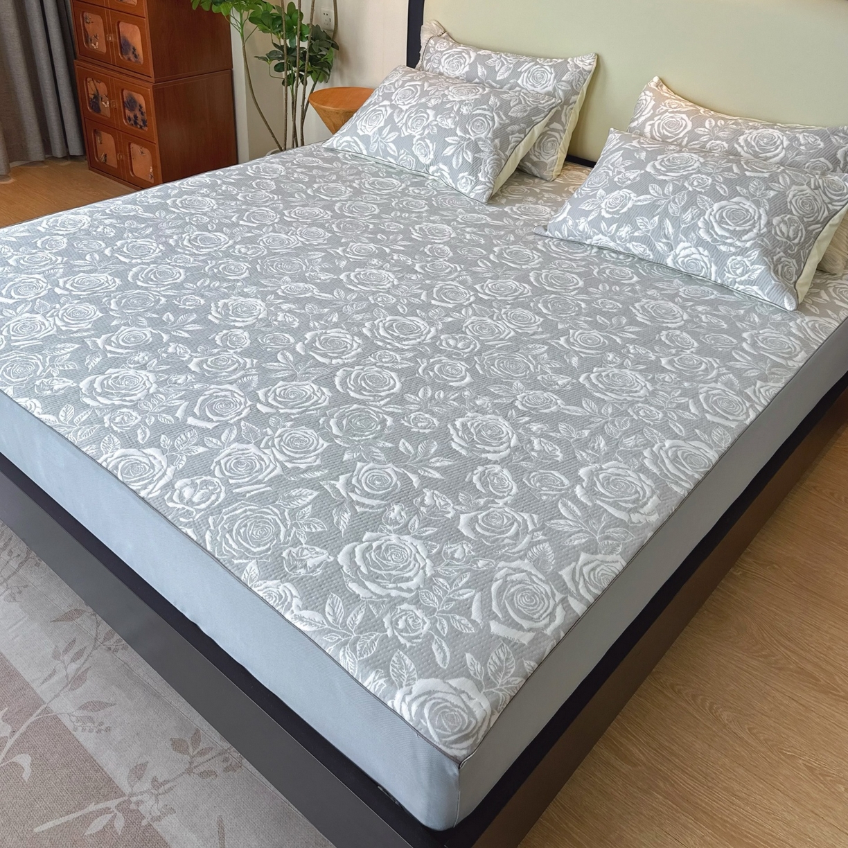 91家纺网 家纺一手货源 找家纺 兜米家居 2026春夏新款韩国冷感科技PE软凉席垫三件套【床笠款】 床笠款～玫瑰灰