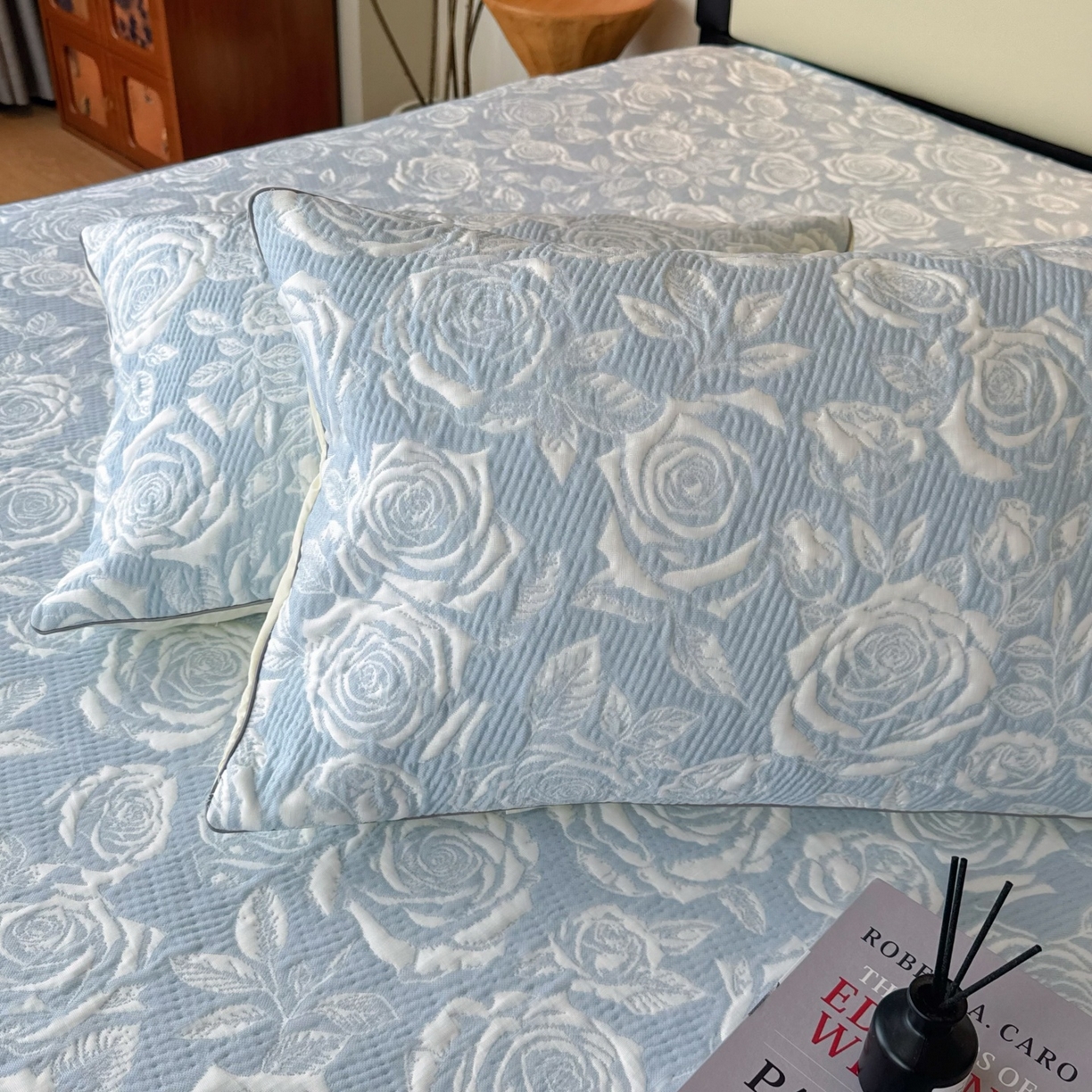 91家纺网 家纺一手货源 找家纺 兜米家居 2026春夏新款韩国冷感科技PE软凉席垫三件套【床笠款】 床笠款～玫瑰蓝