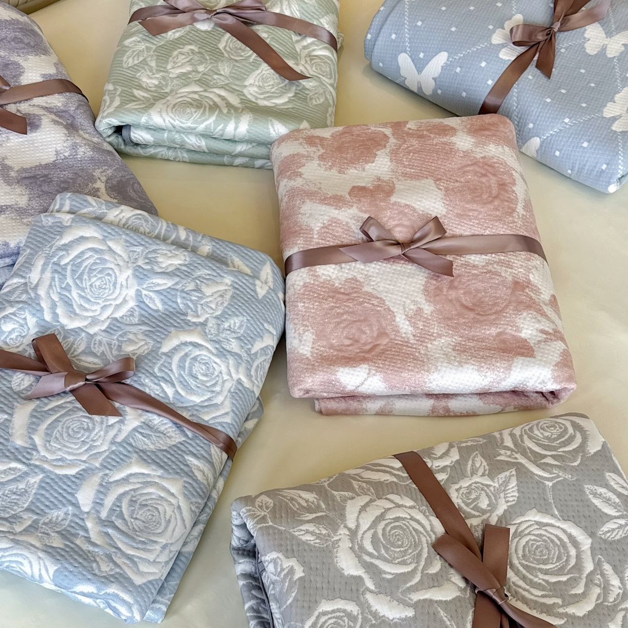 91家纺网 家纺一手货源 找家纺 兜米家居 2026春夏新款韩国冷感科技PE软凉席垫【床裙款】 组合图仅供参考