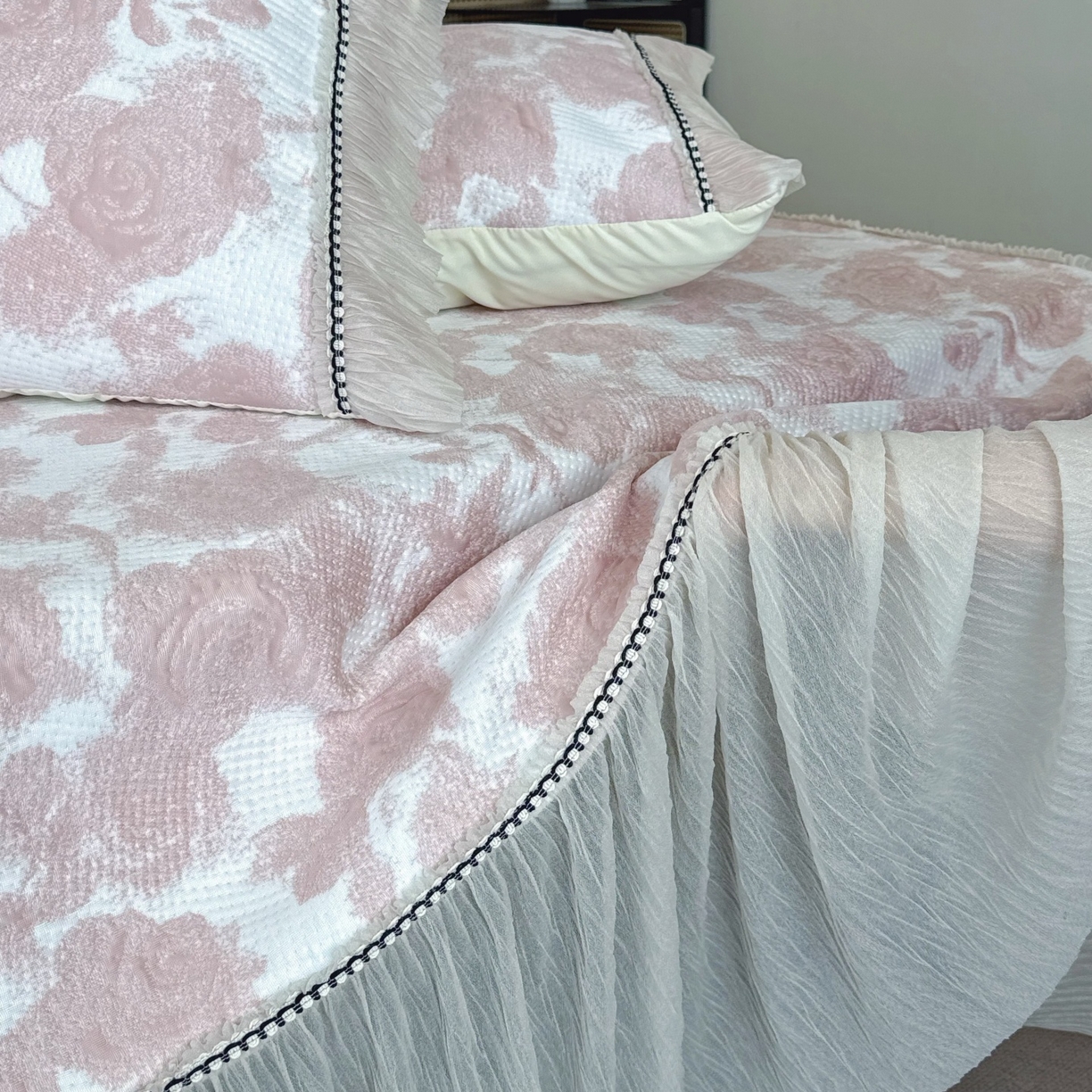 91家纺网 家纺一手货源 找家纺 兜米家居 2026春夏新款韩国冷感科技PE软凉席垫【床裙款】 床裙款-玫瑰粉