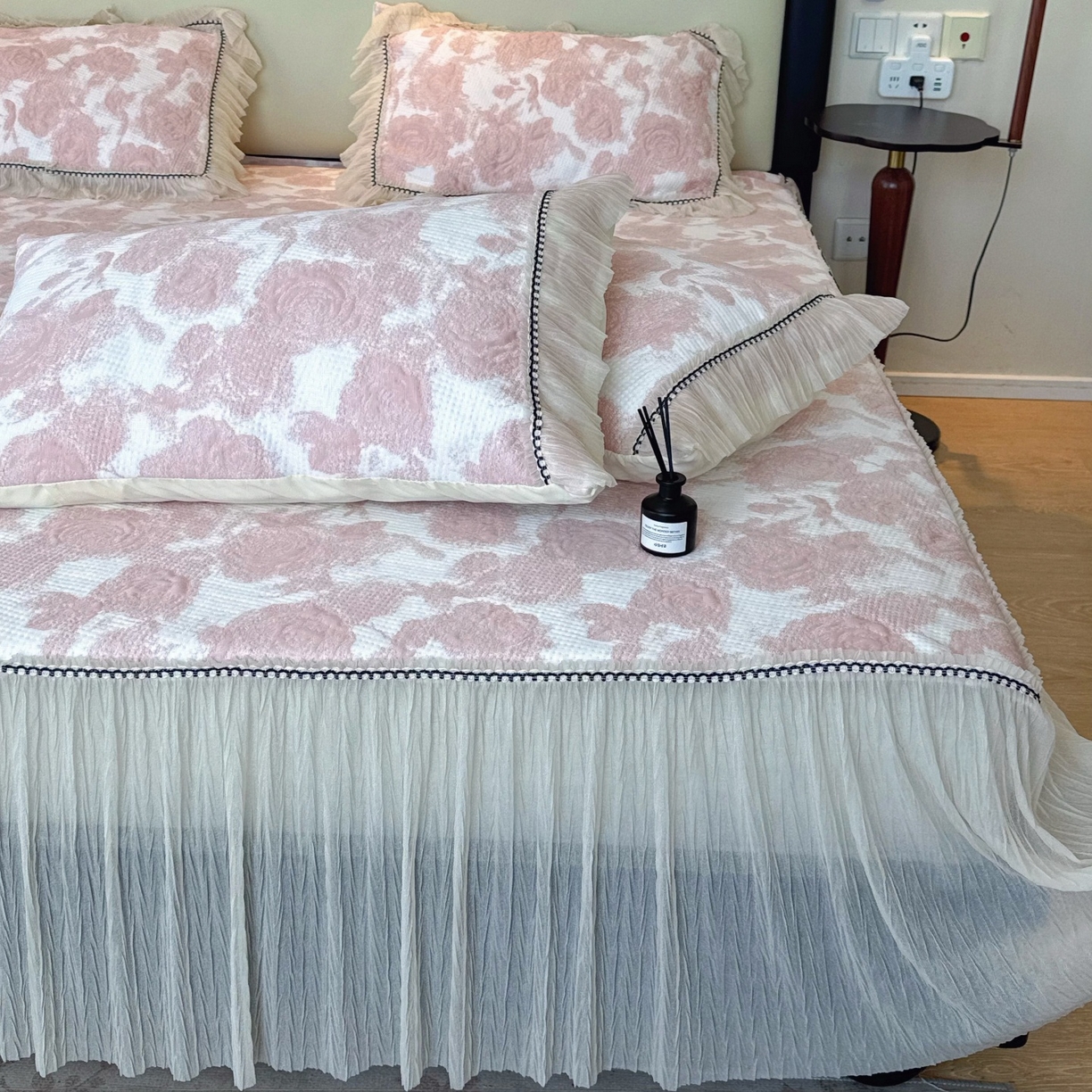 91家纺网 家纺一手货源 找家纺 兜米家居 2026春夏新款韩国冷感科技PE软凉席垫【床裙款】 床裙款-玫瑰粉