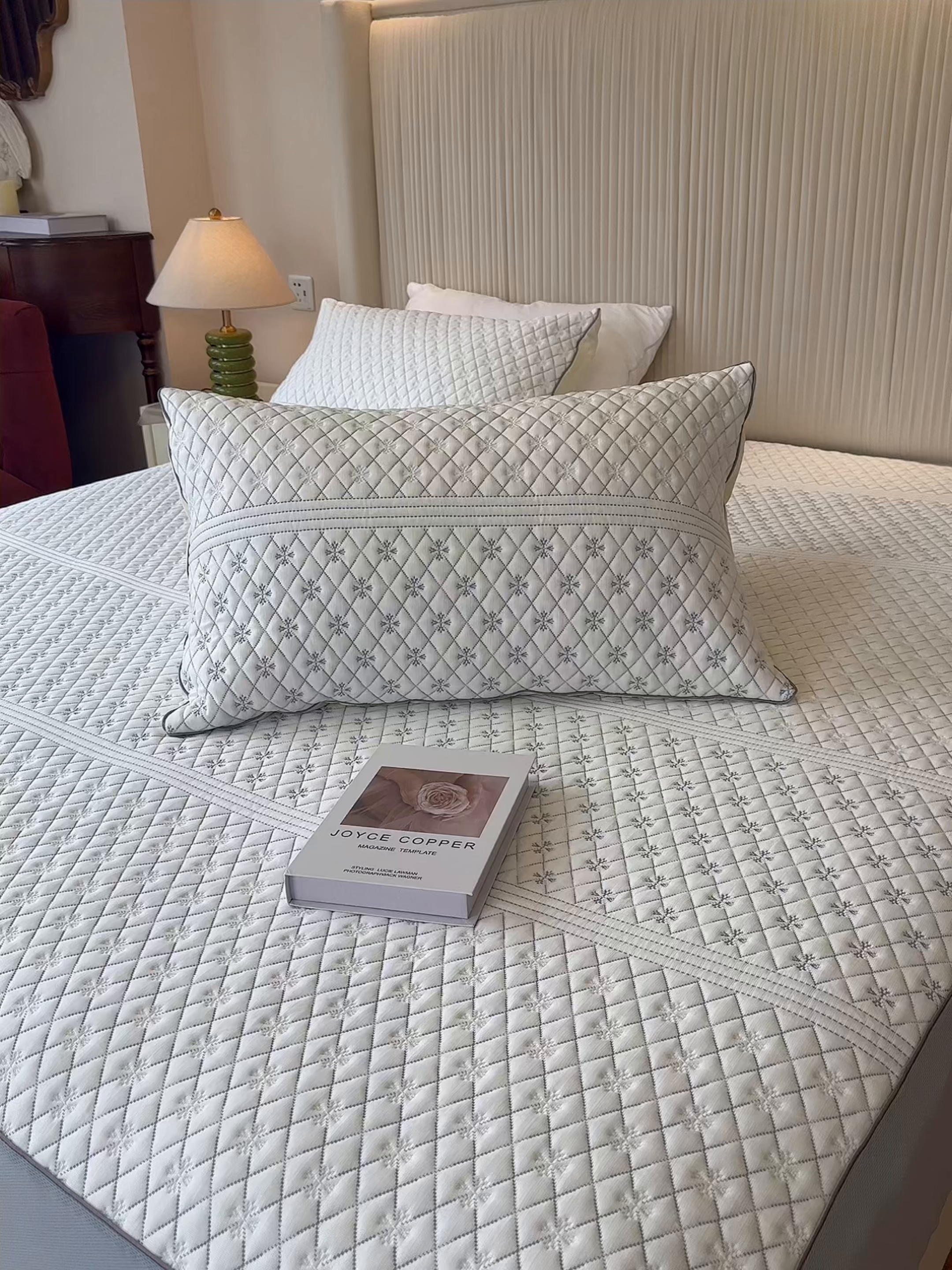 91家纺网 家纺一手货源 找家纺 兜米家居 2026春夏新款韩国凉感科技PE凉席床笠款三件套 雪菱冰肌