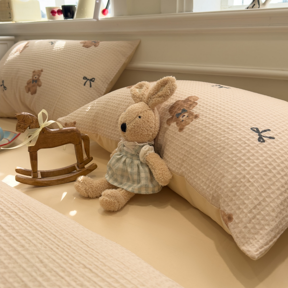 91家纺网 家纺一手货源 找家纺 眠博士 2026新款A类全棉印花华夫格工艺四件套 全棉华夫格-糯糯熊仔