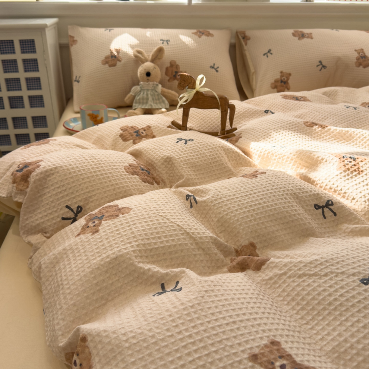 91家纺网 家纺一手货源 找家纺 眠博士 2026新款A类全棉印花华夫格工艺四件套 全棉华夫格-糯糯熊仔