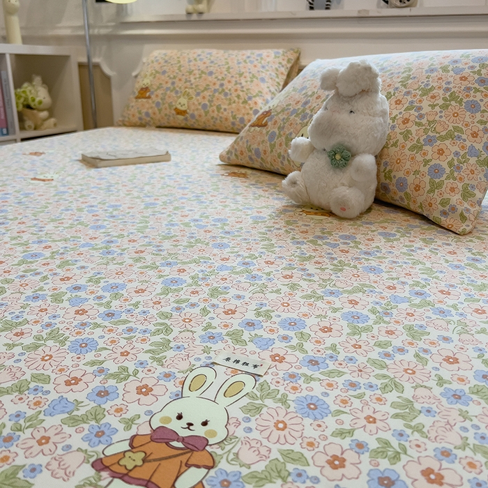 91家纺网 家纺一手货源 找家纺 芃成家纺 2026新款老粗布单床单 花园小兔