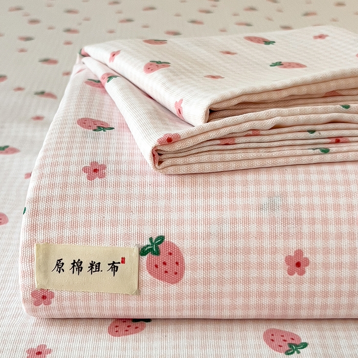 91家纺网 家纺一手货源 找家纺 芃成家纺 2026新款老粗布单床单 小草莓