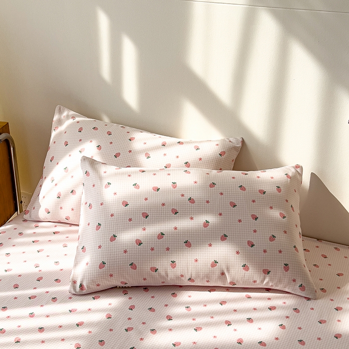 91家纺网 家纺一手货源 找家纺 芃成家纺 2026新款老粗布单床单 小草莓