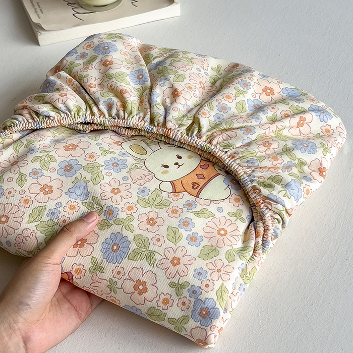 91家纺网 家纺一手货源 找家纺 芃成家纺 2026新款老粗布单床笠 花园小兔