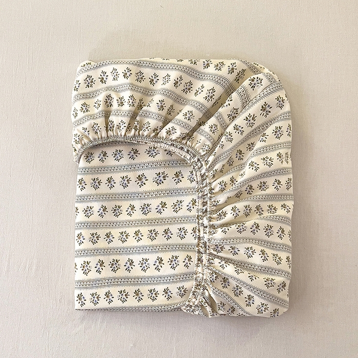 91家纺网 家纺一手货源 找家纺 芃成家纺 2026新款老粗布单床笠 蓝色碎花