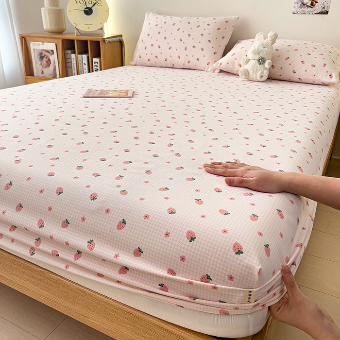 91家纺网 家纺一手货源 找家纺 芃成家纺 2026新款老粗布单床笠 小草莓