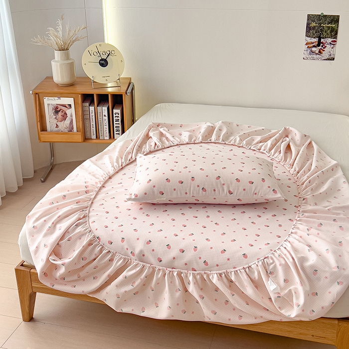 91家纺网 家纺一手货源 找家纺 芃成家纺 2026新款老粗布单床笠 小草莓