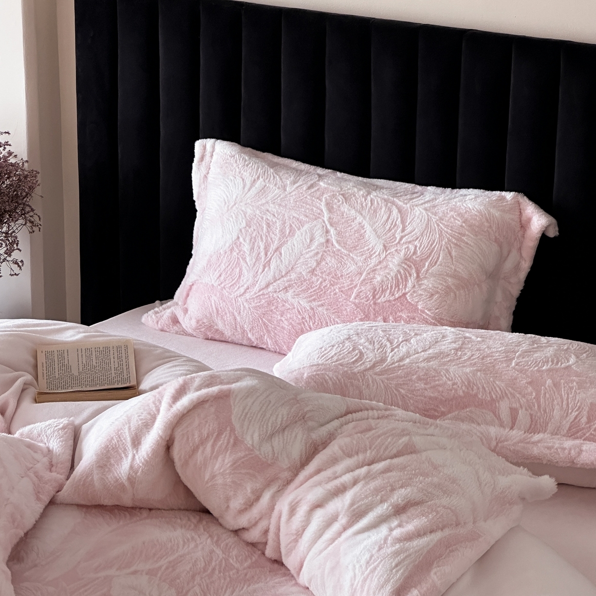 91家纺网 家纺一手货源 找家纺 （总）MIU缪家居 2025新款A版兔毛B版牛奶绒四件套-挪威森林