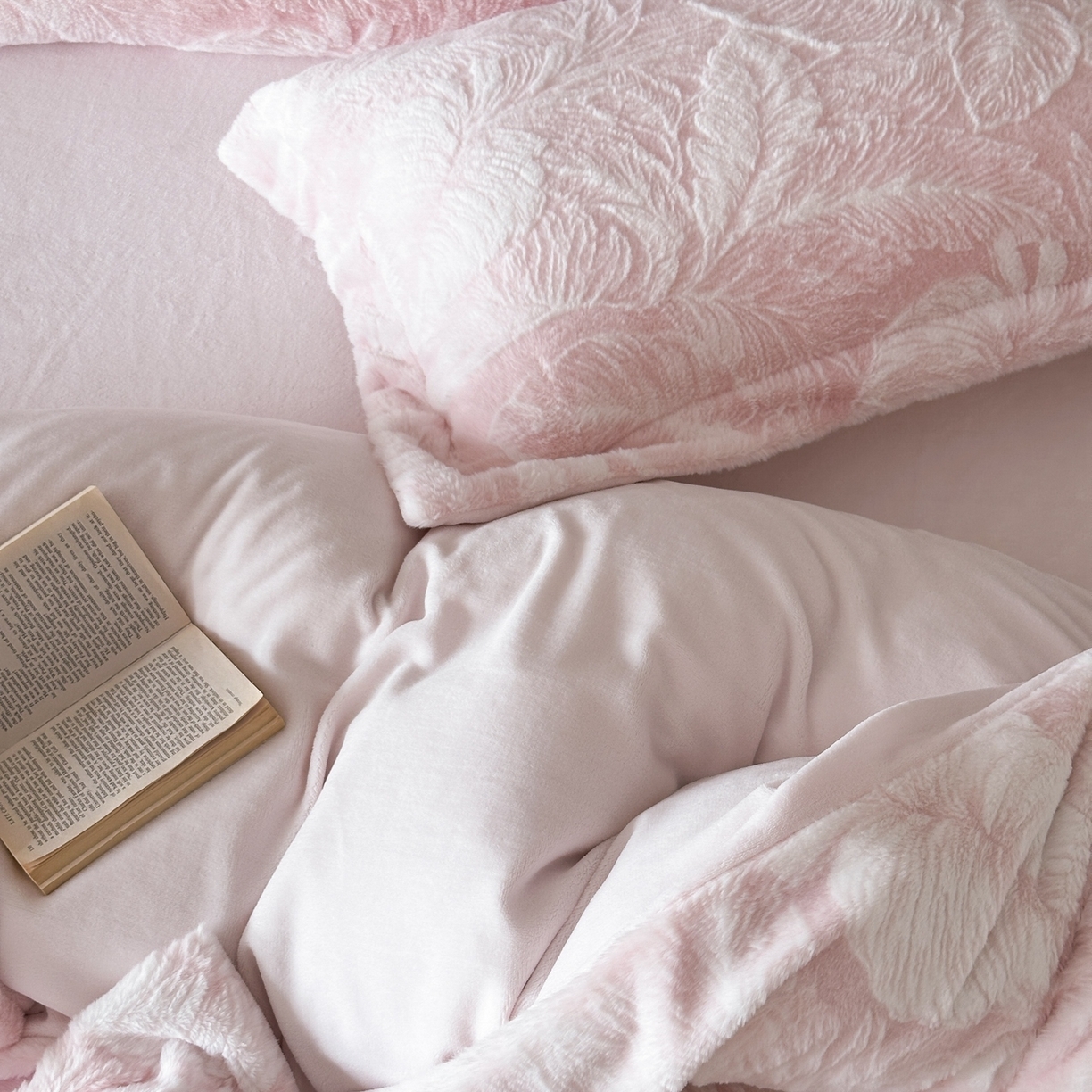 91家纺网 家纺一手货源 找家纺 （总）MIU缪家居 2025新款A版兔毛B版牛奶绒四件套-挪威森林