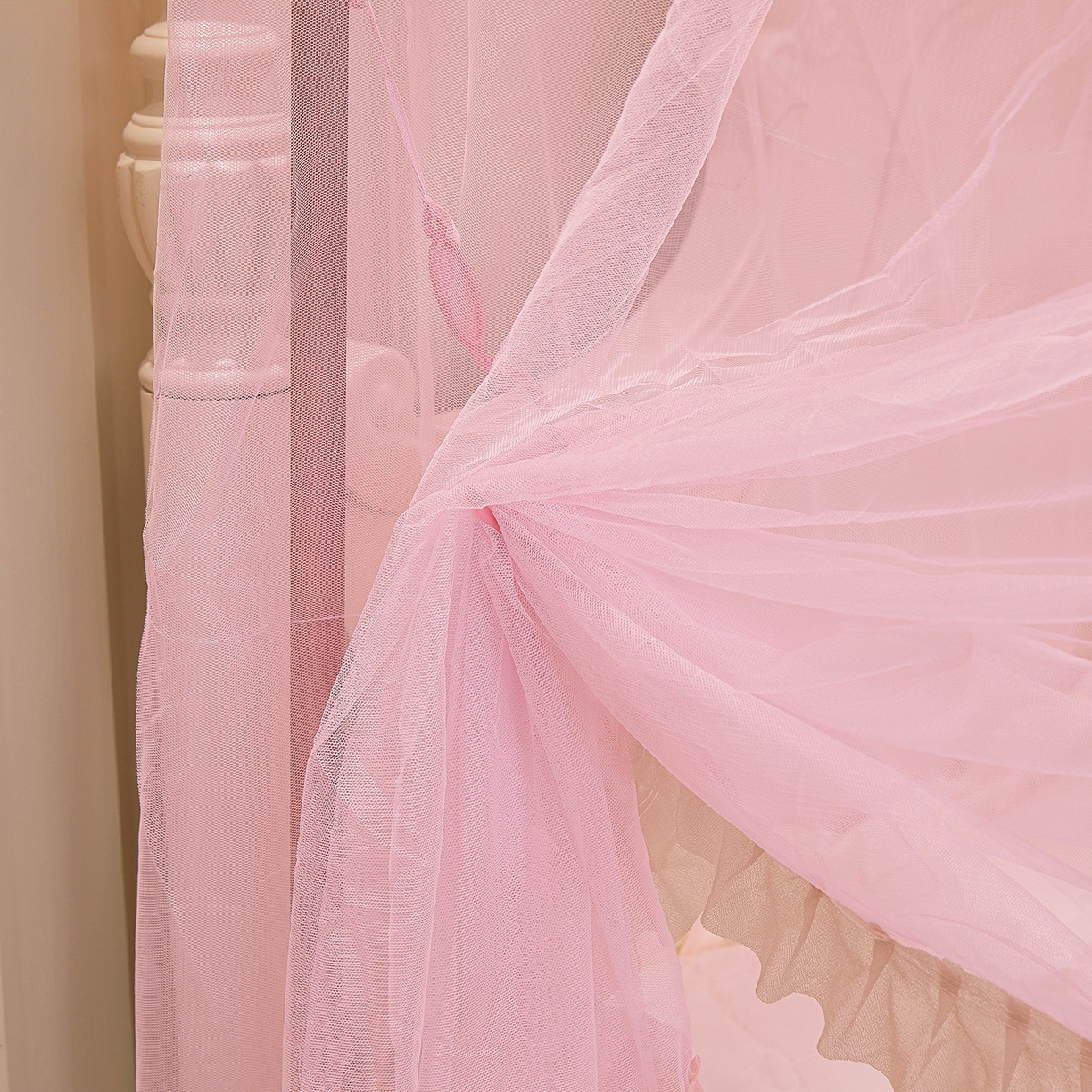 91家纺网 家纺一手货源 找家纺 海虹蚊帐 2026新款2603款三开门一体防尘顶落地蚊帐 浅粉