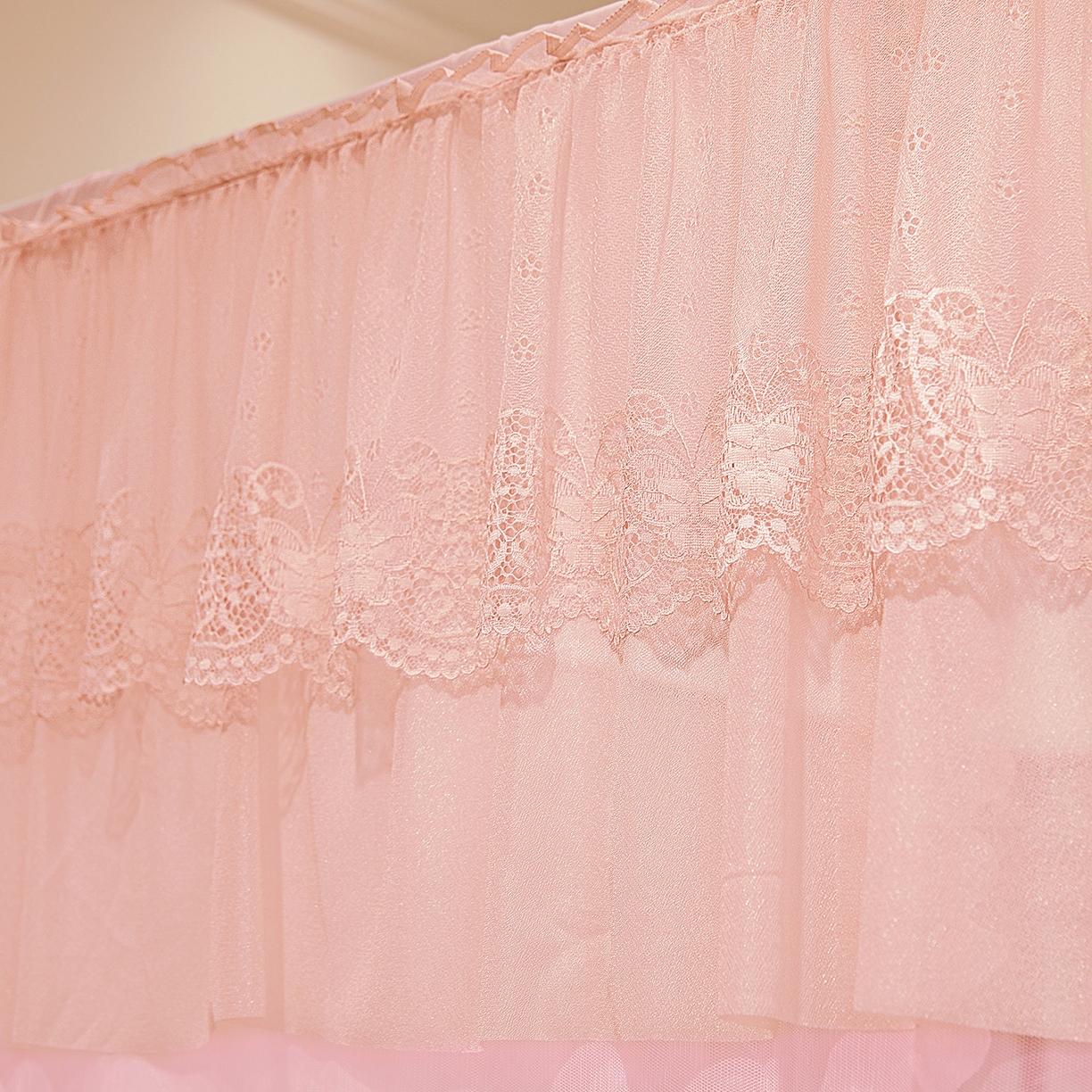 91家纺网 家纺一手货源 找家纺 海虹蚊帐 2026新款2603款三开门一体防尘顶落地蚊帐 浅粉