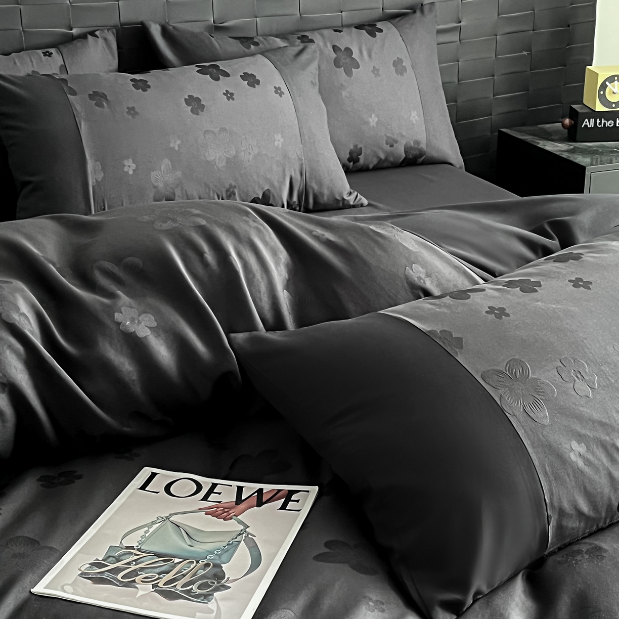 91家纺网 家纺一手货源 找家纺 你好美丽 2026新款柔软水洗棉立体浮雕提花四件套-繁花系列 繁花黑