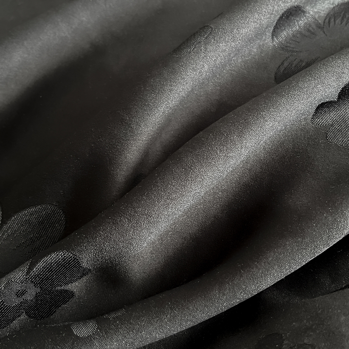 91家纺网 家纺一手货源 找家纺 你好美丽 2026新款柔软水洗棉立体浮雕提花四件套-繁花系列 繁花黑