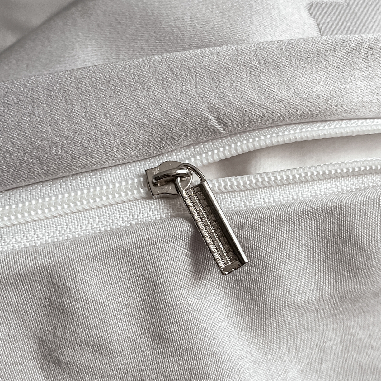 91家纺网 家纺一手货源 找家纺 你好美丽 2026新款柔软水洗棉立体浮雕提花四件套-繁花系列 繁花灰