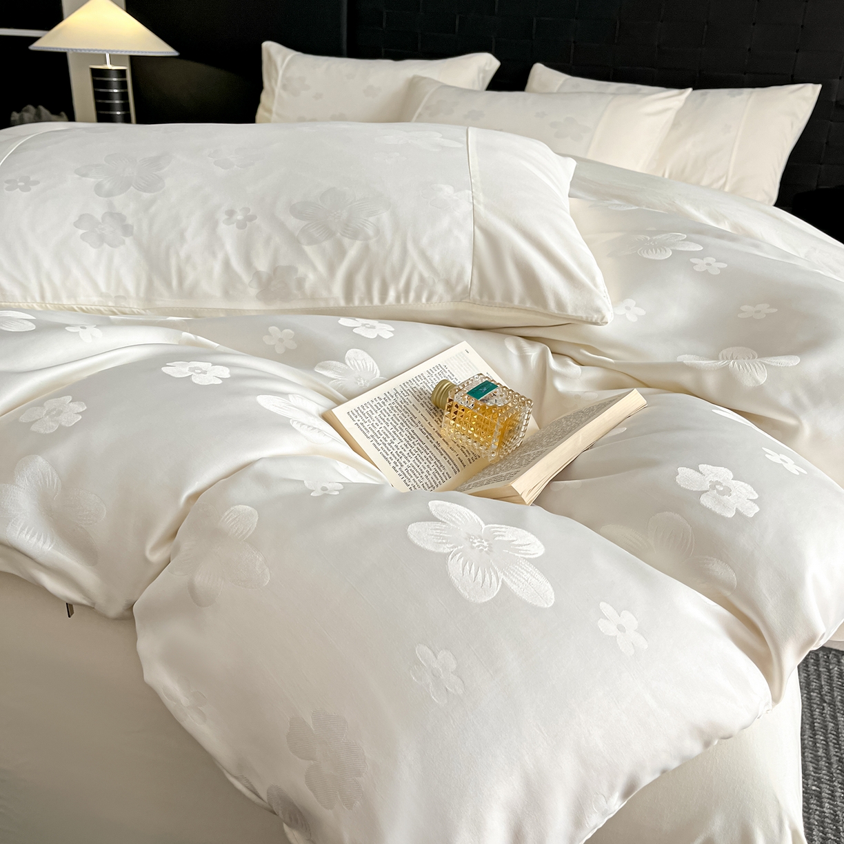 你好美丽 2026新款柔软水洗棉立体浮雕提花四件套-繁花系列 繁花白