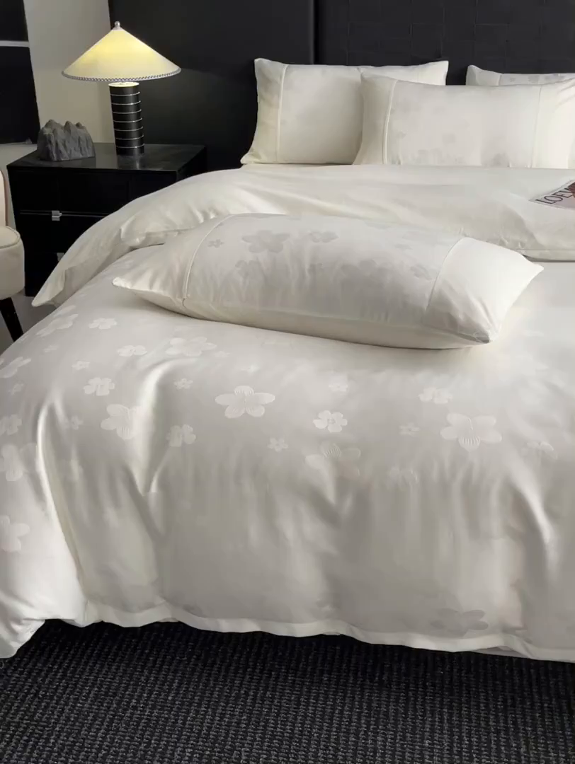 91家纺网 家纺一手货源 找家纺 你好美丽 2026新款柔软水洗棉立体浮雕提花四件套-繁花系列 繁花白